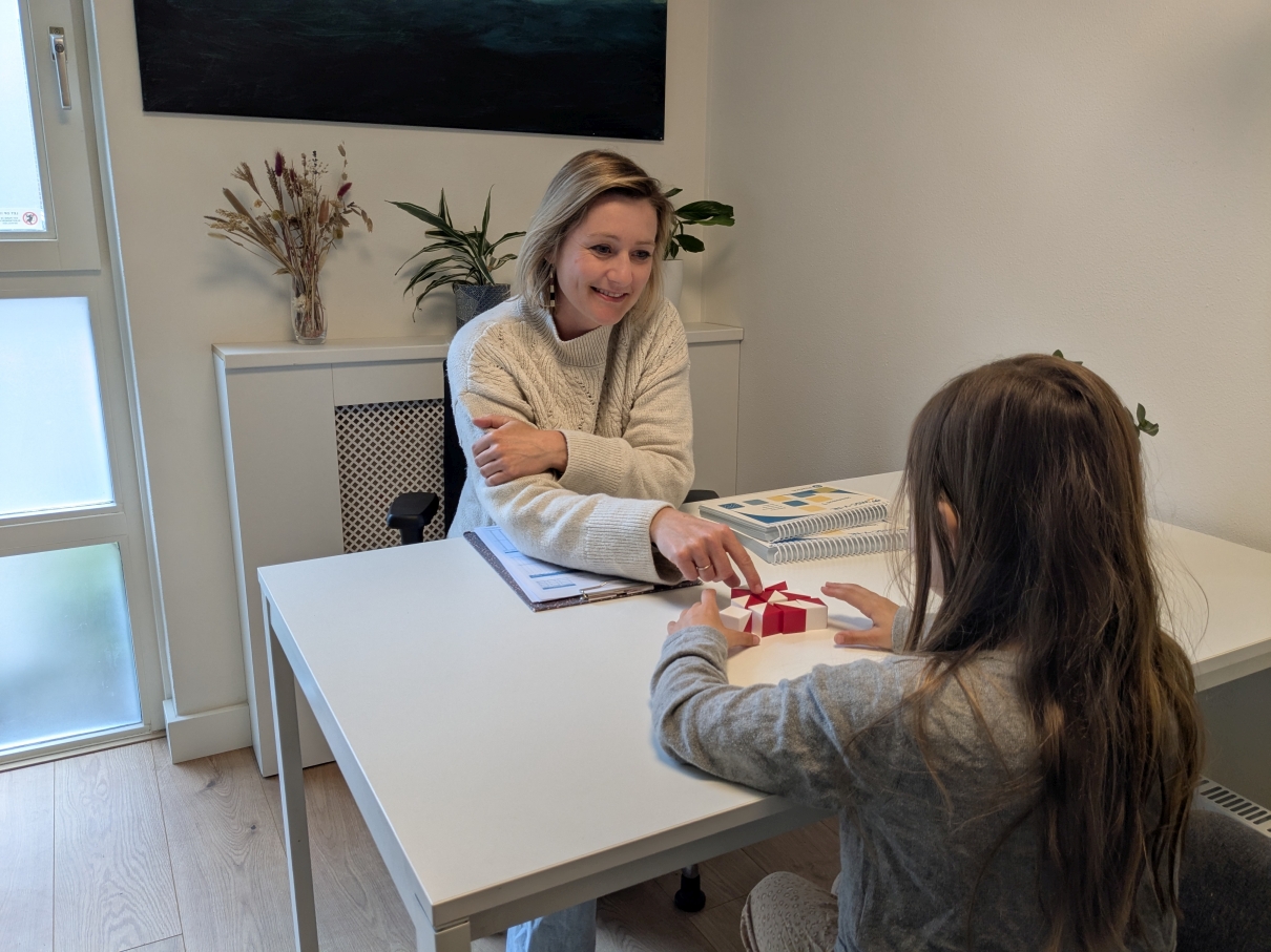 Afname van IQ-test bij hoogbegaafd kind in praktijk Complexis, Den Haag